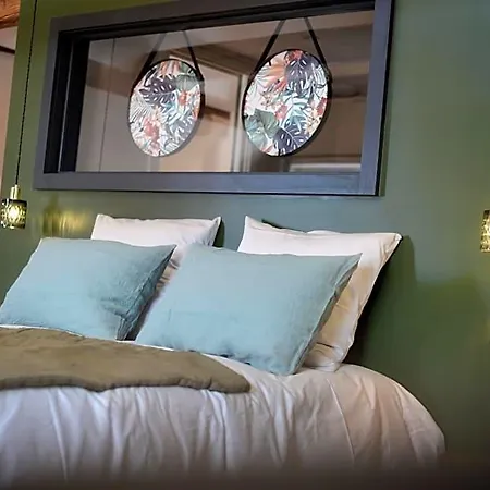 Maison 1686 Bed & Breakfast 4*